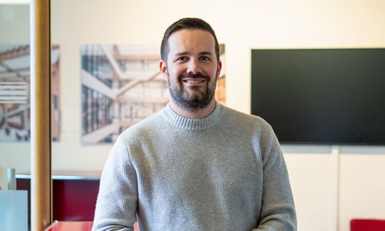 5-4 Portrait Foto Mitarbeiter